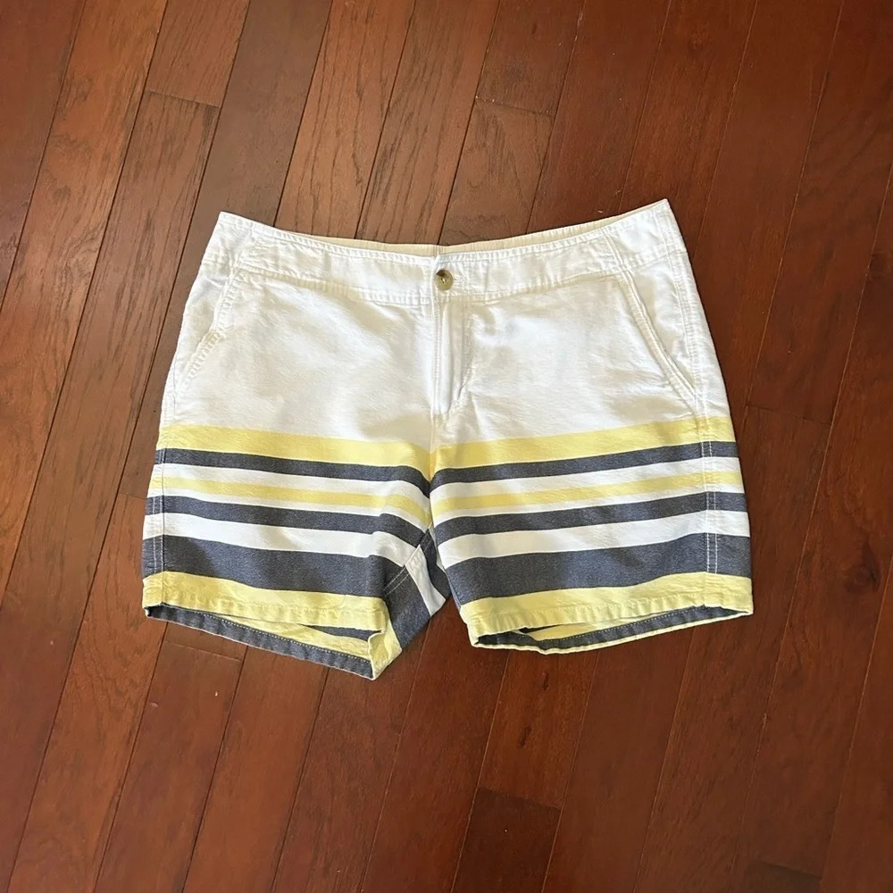Columbia Women's Sun Protection Shorts Size 10 White with Gray & Yellow … - Picture 2 of 13